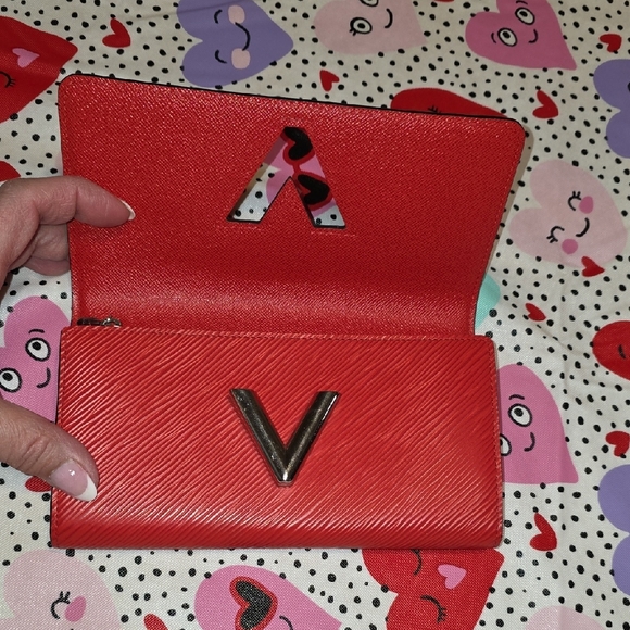 Louis Vuitton Coquelicot Epi Leather Twist Wallet - Picture 5 of 7